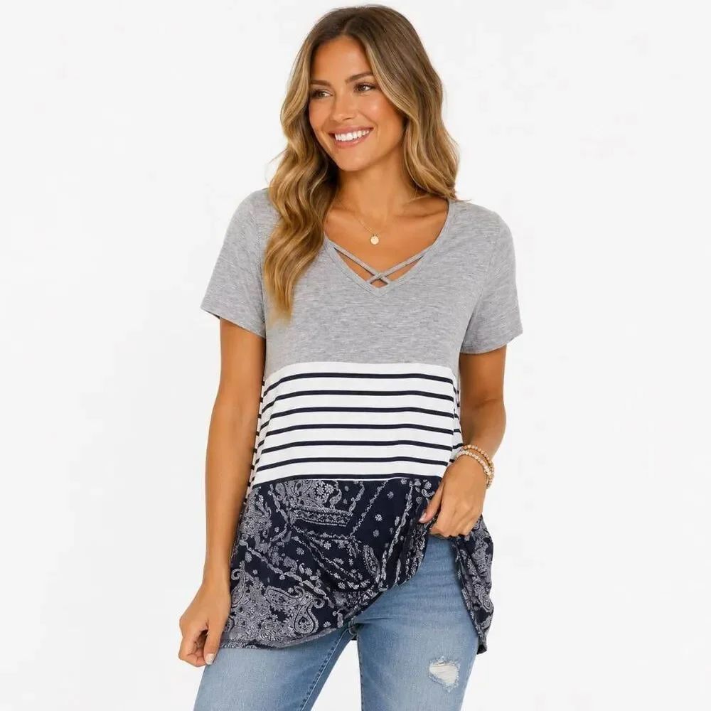 24/7 by Maurices Striped Paisley V-Neck Top Small